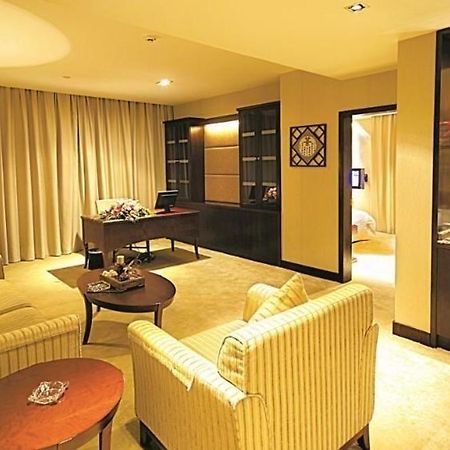 Yinxuan Hotel Shenzhen Longhua Exterior foto